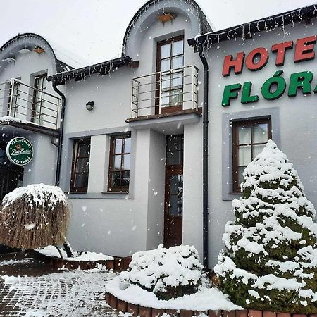 Hotel Flora Besenova Exterior photo