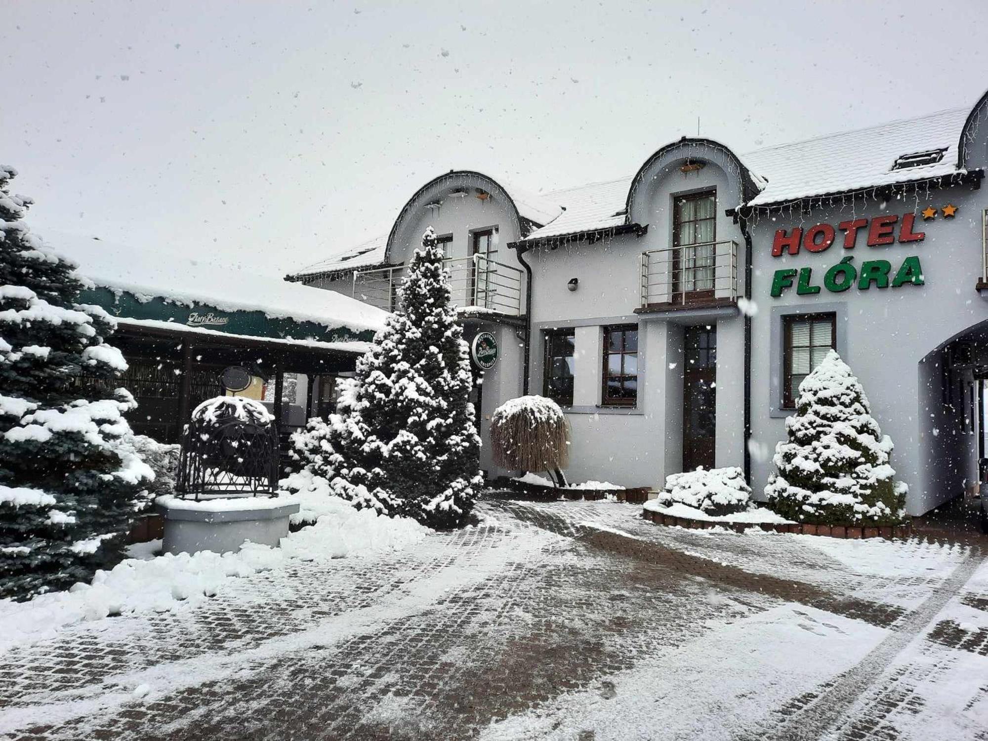 Hotel Flora Besenova Exterior photo